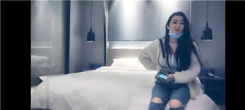 F罩杯极品外围甜妹女神，诱惑甜心让你欲火焚身