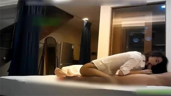 OL黑丝开高潮 开档丝袜大长腿美女令人欲罢不能