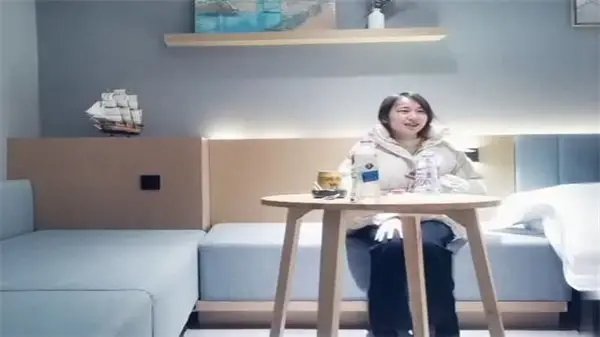 文轩探花极品美少女迷人身段 饥渴娇躯狂操到淫水四溅