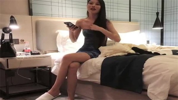 【重推】文轩探花极品超模：高挑大长腿美女的私密诱惑！