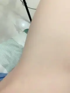 苗条身材挺嫩面罩妹子双人啪啪黑丝上位骑乘再换黄色袜子后入很是诱惑喜欢不要错过第02集