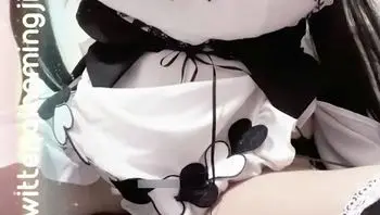推特网红清茗酱自拍福利，黑丝小女仆的极品大长腿