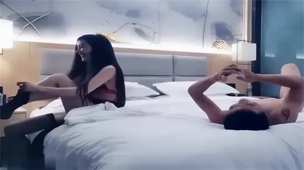 白衣长腿美女激情约炮实录