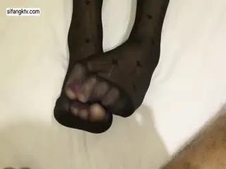 酒店开房干极品黑丝小女友❤️很害羞不敢露脸第01集