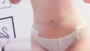 微博网红福利姬私人玩物私拍福利，处男杀手毛衣诱惑