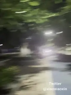 极品人妻-身材苗条网红小小星：深夜激情~全裸公园大街小巷，饱满的肉体充满欲望，各种露出三点，看得血脉膨胀！第02集