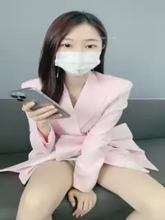 重磅！重庆某集团公司白领~【小兔丫丫】极度反差~刺激！~~✨✨✨--聊前男友打野战，在KTV做-692第02集