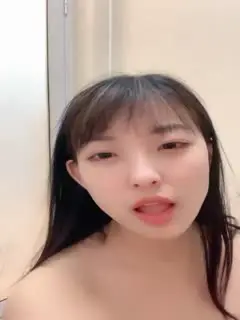 -糖纸妹妹-：啊啊啊好舒服~清纯的娇喘呻吟、令人忍不住就撸几发，大姨妈来了照样大秀发骚！第02集