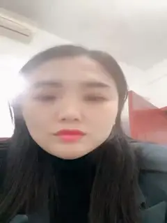 高端女白领你是真鸡巴骚，全程露脸办公桌前漏出骚奶子揉捏，逼逼里塞着跳蛋，跑到厕所掰着逼逼尿尿自慰舔淫水第01集