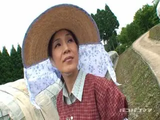Paco071010_135働く地方のお母さん〜農家に嫁いだ人妻宅に訪問〜第01集
