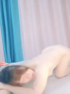 马尾辫少妇白皙大奶，脱掉胸罩两个黑葡萄，肉肉的白虎穴，多角度展示蝴蝶逼第02集