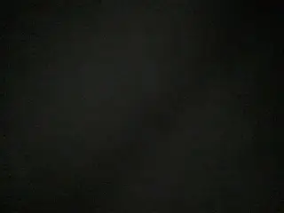 约了个少妇翘起屁股舔背乳推,扶着屁股后入撞击表情可见。