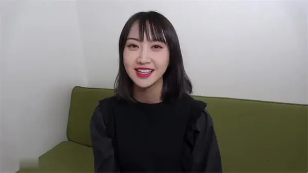AI-景甜-女星下海拍摄无码A片粉色小穴注满男人精华上