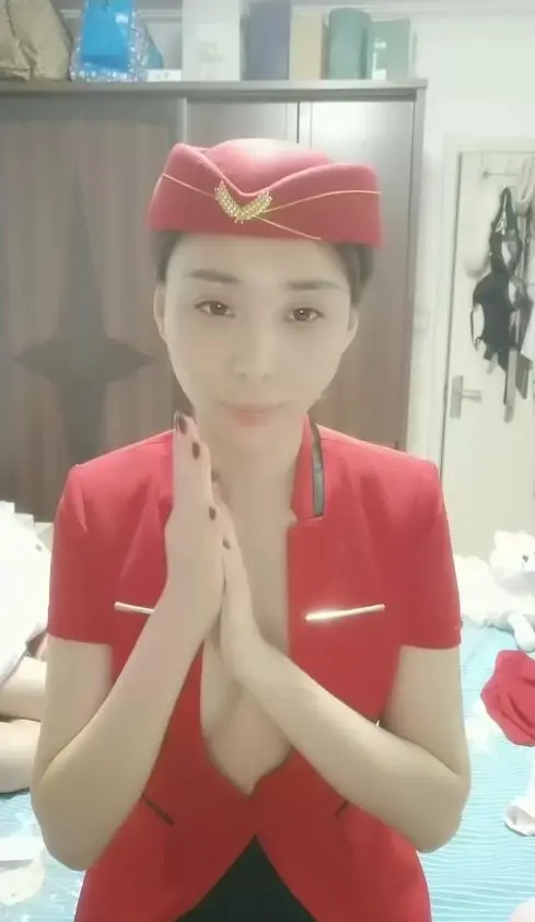 素颜美女在家跟小哥激情性爱穿上性感的制服诱惑让小哥舔逼各种爆草抽插浪荡呻吟捆绑束缚抠逼玩弄刺激.