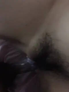 早熟妹妹被我抽插到逼逼流了好多淫水