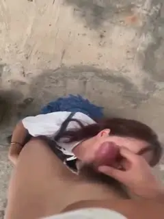 户外吃大鸡吧。