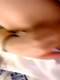 小美女爱诱惑清纯极品萝莉萌妹纸小尺度诱惑，圆润美臀好身材撩起衣服揉奶子，掰开粉穴特写，洞洞很小还需要
