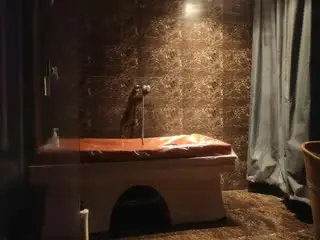 水疗馆62号技师深夜上钟偷拍,莞式服务经典水床服务。