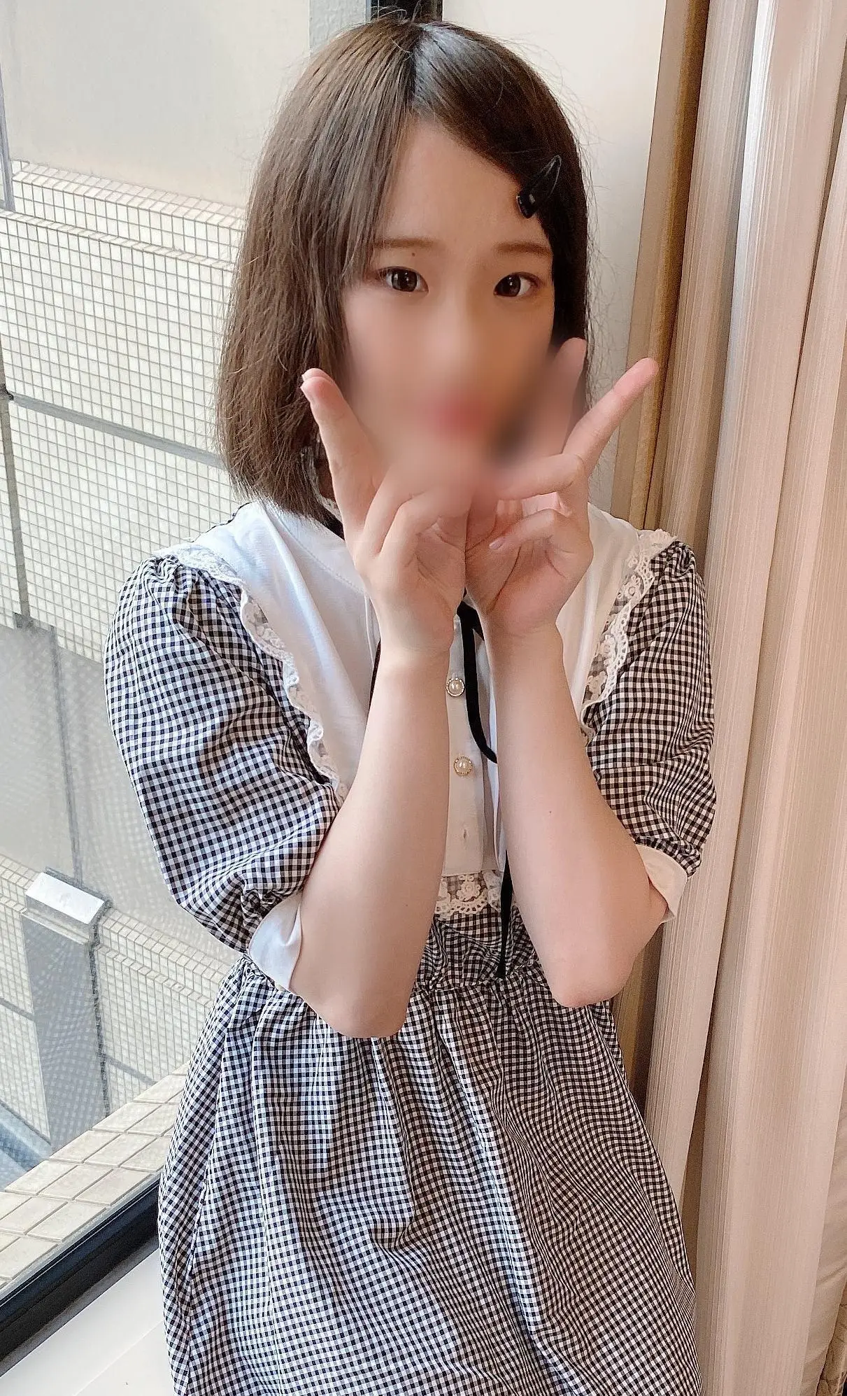 FC2-3339578 人生初めての中出しを覆面男に捧げる沖縄出身の18歳。1年経ってもその体、そのエロ-cd2