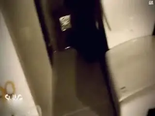 kimberlybaby_廁所吃新人小陳大肉棒被同事發現了
