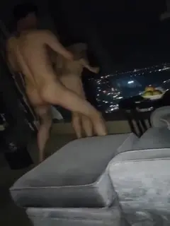 对着窗外大干一场