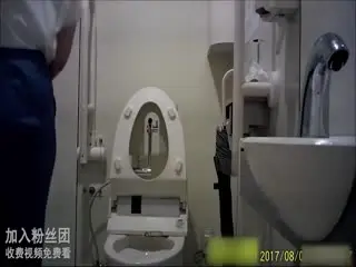西餐厅正面清晰偷拍少女发御姐
