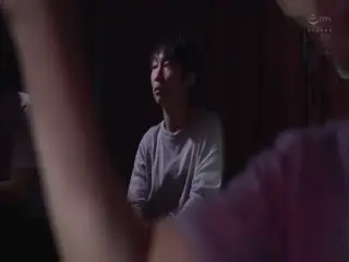 在脱衣剧场跳舞的人妻 流川春香 JUQ-508