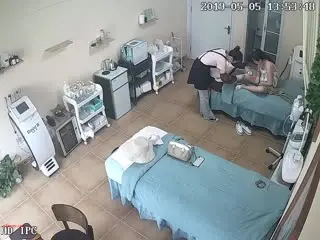 四五份最新骇客破解美容院网络摄像头天气开始热了年轻美眉来脱毛毛