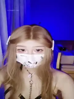 【果果有点乖】高颜值裸舞反差女神_道具自慰！女神终于爽喷水了_1...