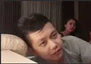广告时间到！小情侣趁机激情口交热吻