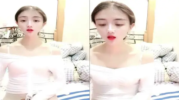 清纯校花萌欣小樱桃下海兼职！极品嫩颜直播诱惑让人欲火焚身