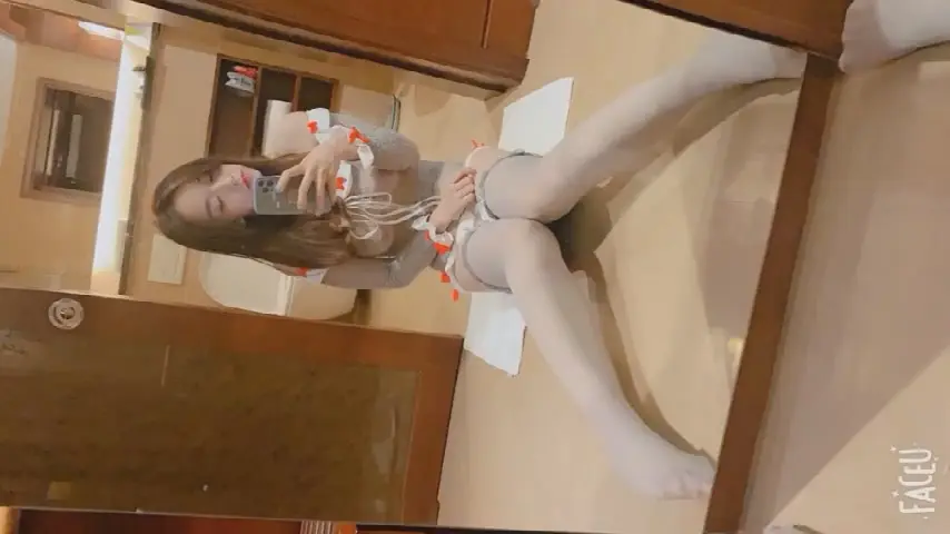 出轨娇妻被发现！跪舔服侍主人，淫荡变身极品骚母狗被狂操内射！
