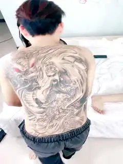 一堆00后嫩妹子群P淫乱【上篇】全多脱光光！左拥右抱捏奶子，妹子太多操不过来，抽插嫩穴爽翻