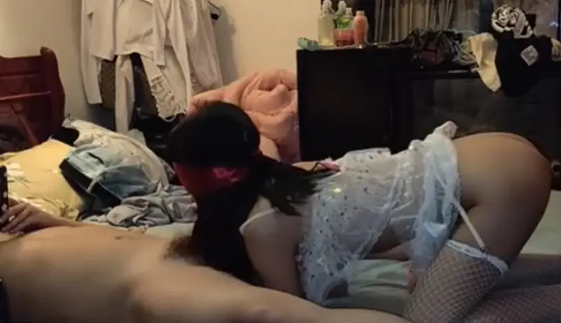 当室友来敲门，但我好想要操怎么办！那就不要开门！