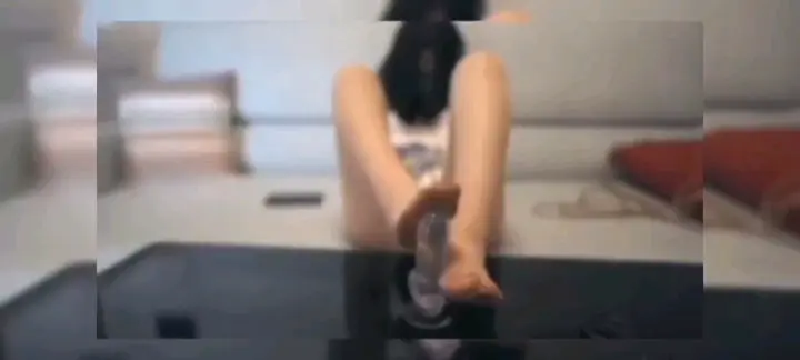 彻底沦陷！清纯少女被捆绑狂操，从求饶到淫叫的极致调教