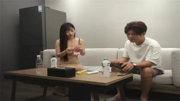 日久生情！肤白貌美外围甜美女神极致诱惑