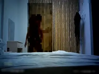 裤哥爆操黑丝乖巧的玛利亚 美女说“好大 我害怕”被干得淫叫不止高清