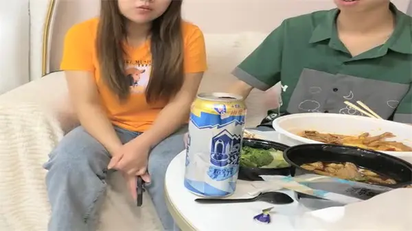 瘦子工作室网络约炮实录3：饥渴网友奔现直捣黄龙，全程激战内射！