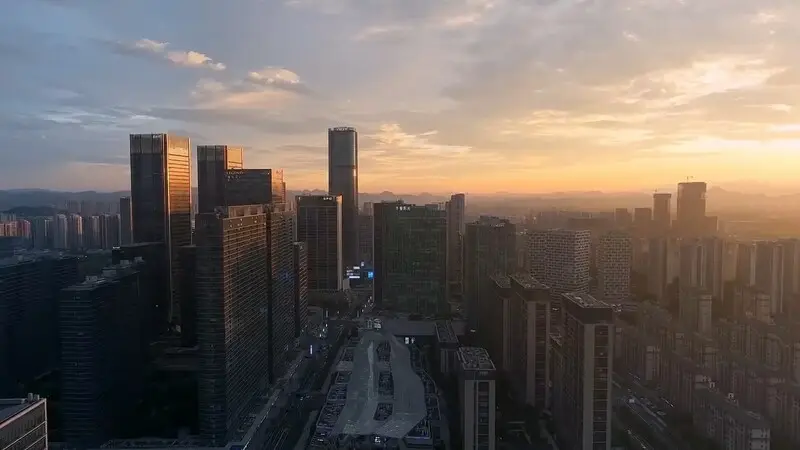 出差情缘：桃桃学姐与女上司激情夜！包臀黑丝撕裂后入狂操，内射湿嫩肥美蜜穴高潮迭起