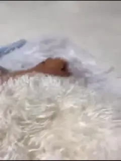 偷拍泄密：初次约会便浴室激情做爱，娇喘连连诱惑十足