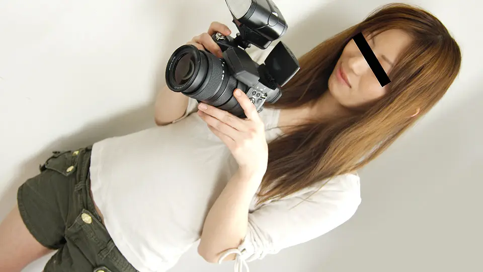 052725_01 AV界新人女助理导演惨遭恶作剧调教，湿身诱惑激情上演