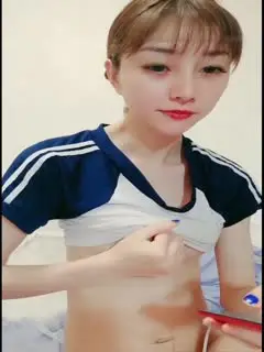女神黄瓜自慰抽插粉嫩美穴!...