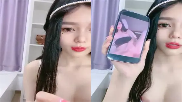 黑丝苗条巨乳妹浪叫连连，互动撩骚道具挑逗粉嫩蜜穴