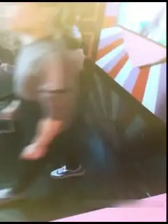 高挑性感的长发气质白领美女下班和帅气男同事一起娱乐会所喝酒唱歌,玩嘿后2人站在茶几上边操边唱歌-1