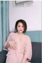 饥渴少妇深夜自慰直播！电动棒狂抽嫩穴高潮喷水，寂寞难耐