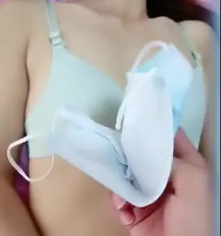 清纯高中妹破处实录！粉嫩小穴夹紧巨根初次见红 乖巧口交调教 内射高潮腿颤抖
