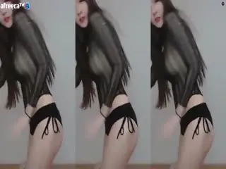 [虎牙美女主播] 舞嫣小妖精老板千元定制大尺度舞蹈视频 抖胸摇臀极度诱惑