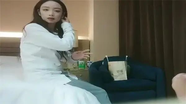 今夜高端外围女神激情专场，探花打桩机极致诱惑让你欲火焚身