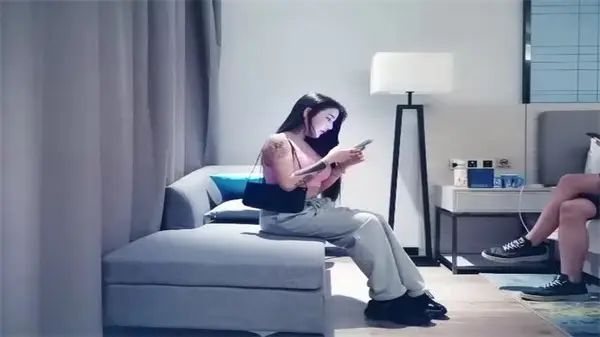 全国探花约炮火辣纹身网红，操到淫水狂喷高潮迭起！