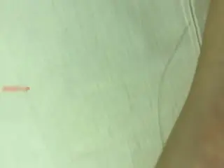 跟团旅游一路聊骚勾搭的拽妹被灌的烂醉呼呼大睡直打呼噜扒光衣服尽情啪啪啪720P高清